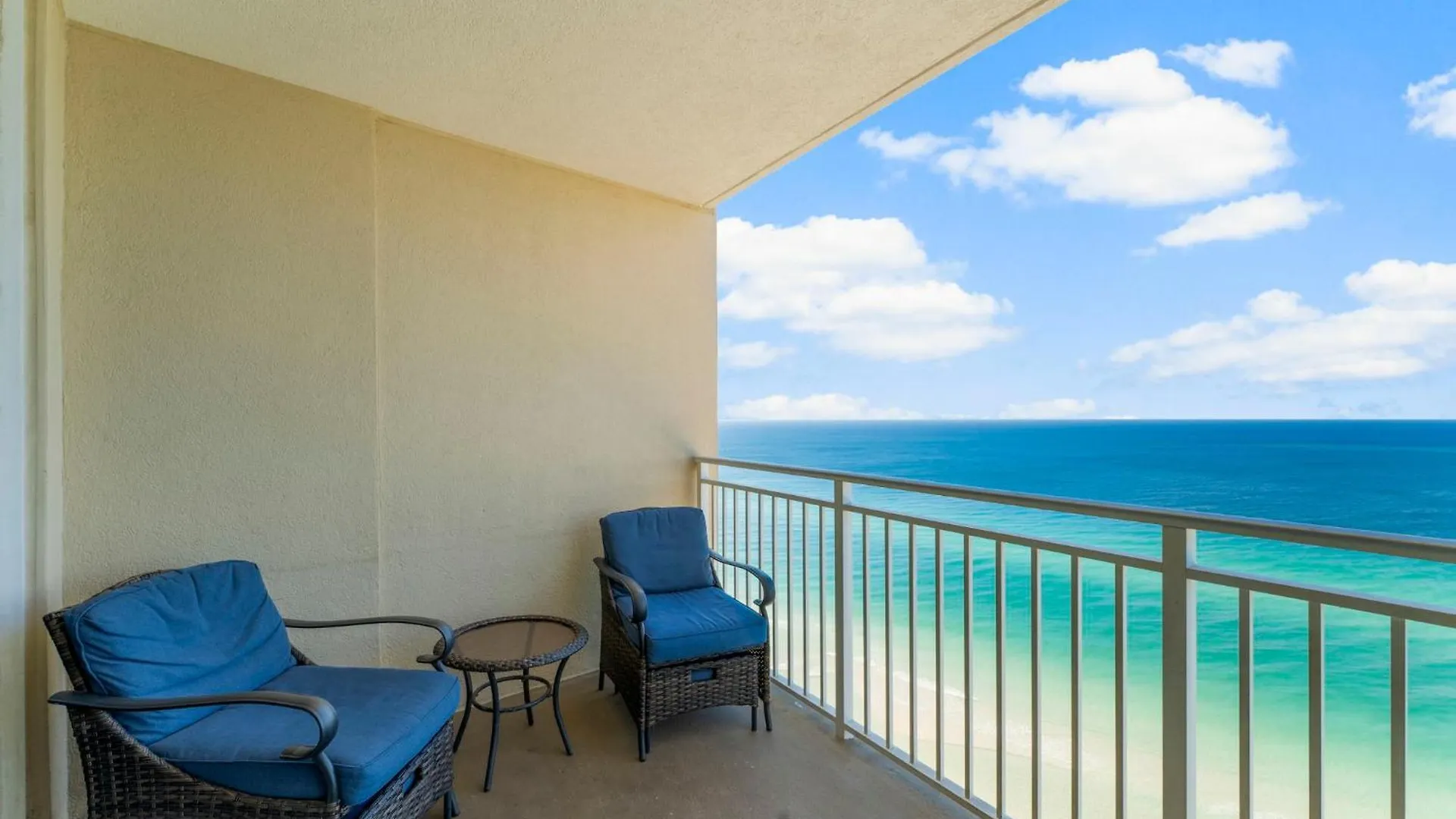 Emerald Beach Resort 2235 بنما سيتي بيتش