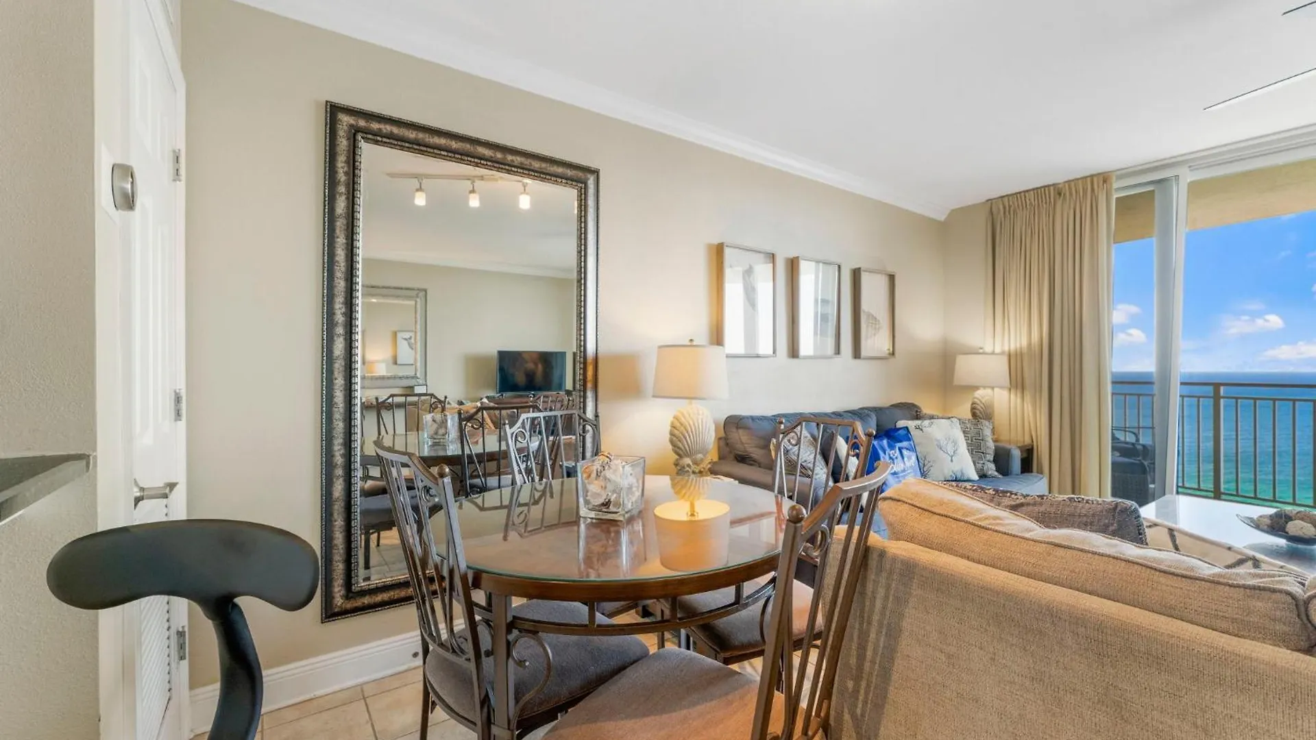 Emerald Beach Resort 2235 بنما سيتي بيتش 0*,